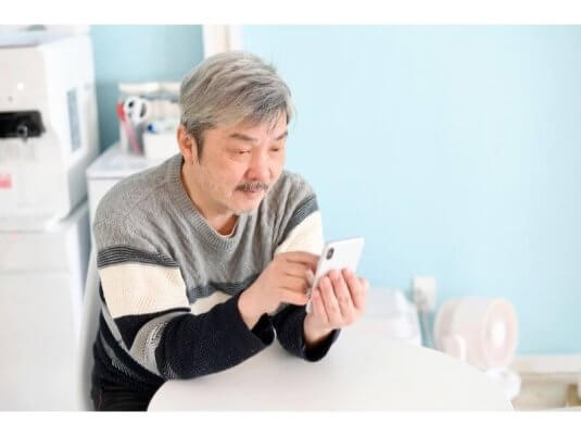60代シニアに向けた広告媒体の総まとめ｜シニア向けメディアもご紹介