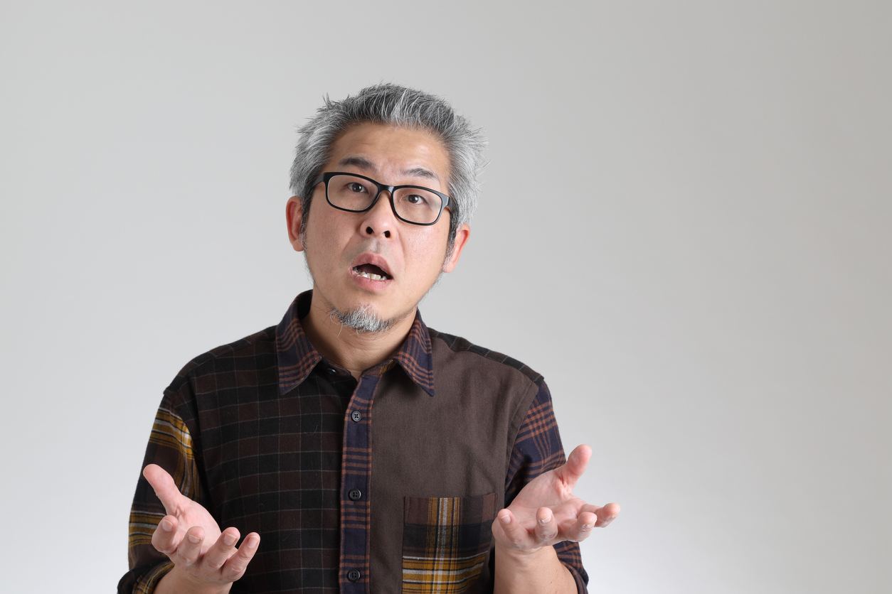 良かれと思ったアドバイス、度が過ぎていませんか？シニア世代に多いクレーマー