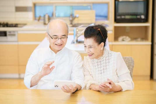 シニア向けのデジタルサービスの事例をご紹介